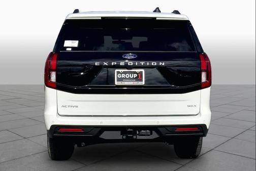 Star White Metallic Tri-Coat 2026 Ford Expedition Max Active 4x2