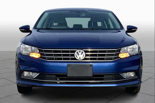 2016 Volkswagen Passat 1.8T SE w/Technology