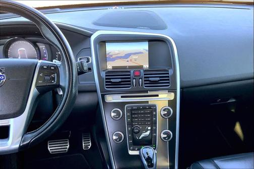 2015 Volvo XC60 T6 R-Design Platinum