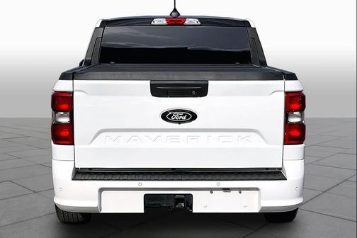 Oxford White 2025 Ford Maverick Lobo Standard