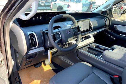 2025 Ford Expedition Max Active 4x2