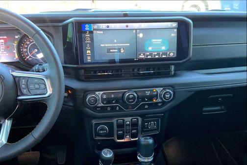 2024 Jeep Wrangler 4-Door Sahara 4x4