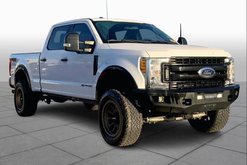 Oxford White 2017 Ford F-250 XLT