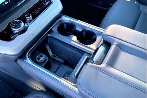 2025 Ford Expedition Max Active 4x2