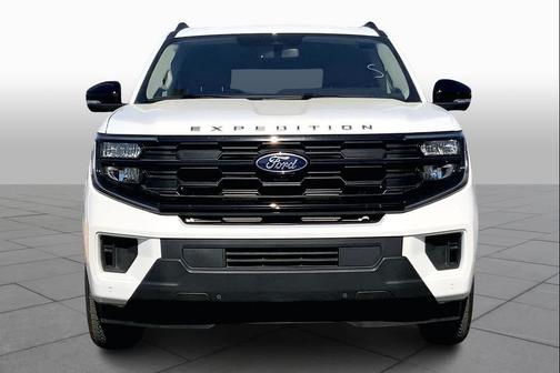 Star White Metallic Tri-Coat 2025 Ford Expedition Active