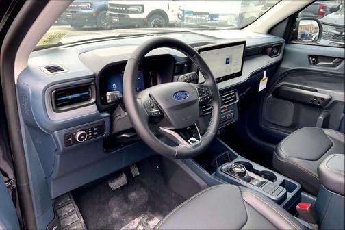 Shadow Black 2026 Ford Maverick Lobo Standard