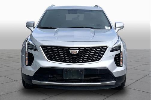 Radiant Silver Metallic 2022 Cadillac XT4 Premium Luxury