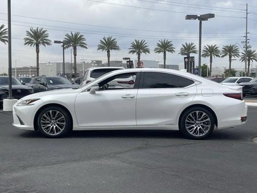 2019 Lexus ES 300h Base