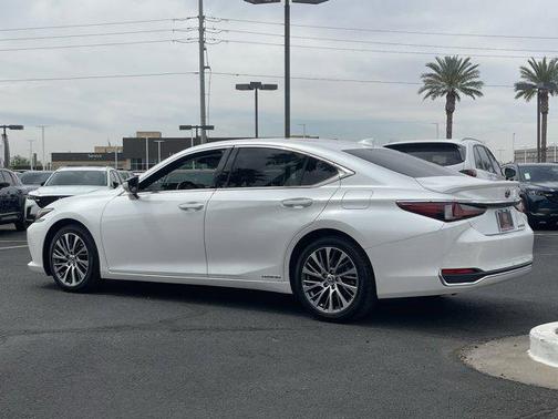 2019 Lexus ES 300h Base