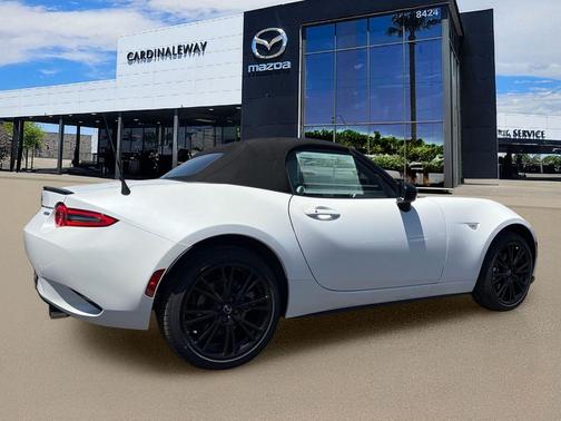 Snowflake White Pearl Mica 2026 Mazda MX-5 Miata Club