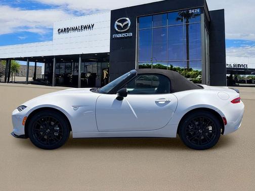 Snowflake White Pearl Mica 2026 Mazda MX-5 Miata Club