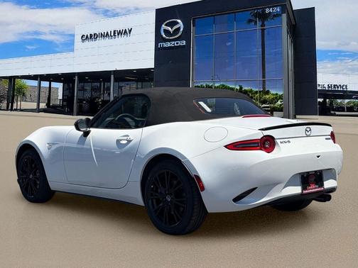 Snowflake White Pearl Mica 2026 Mazda MX-5 Miata Club