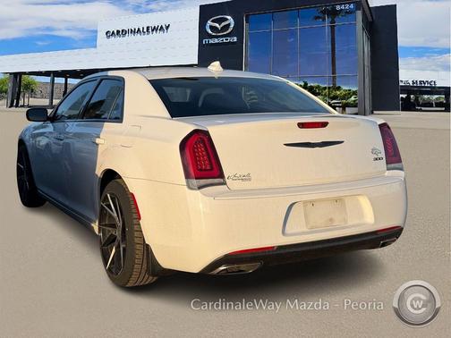 2021 Chrysler 300 Touring