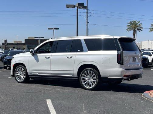 2024 Cadillac Escalade ESV Premium Luxury