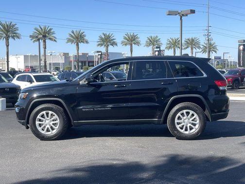 2022 Jeep Grand Cherokee Laredo