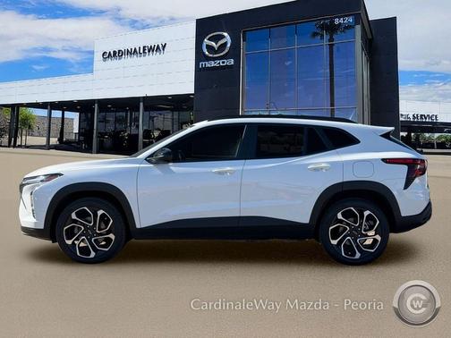 Summit White 2025 Chevrolet Trax FWD 2RS
