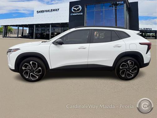 Summit White 2025 Chevrolet Trax FWD 2RS