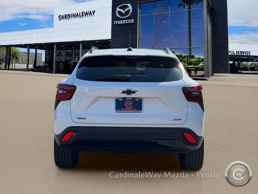 Summit White 2025 Chevrolet Trax FWD 2RS
