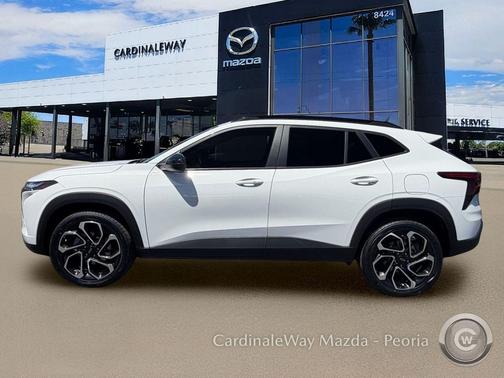 Summit White 2025 Chevrolet Trax FWD 2RS