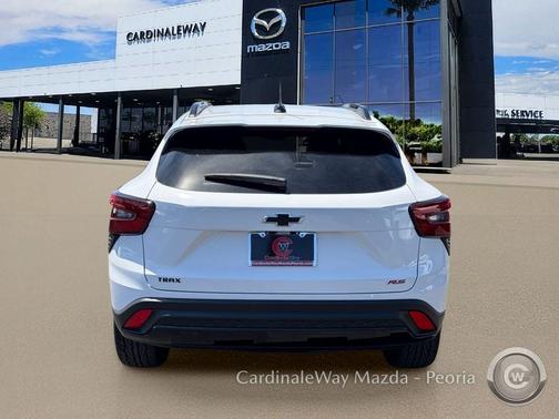 Summit White 2025 Chevrolet Trax FWD 2RS