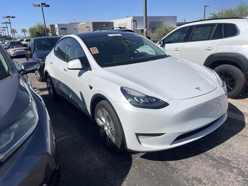 2022 Tesla Model Y Long Range Dual Motor All-Wheel Drive