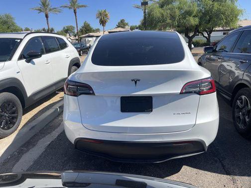 2022 Tesla Model Y Long Range Dual Motor All-Wheel Drive