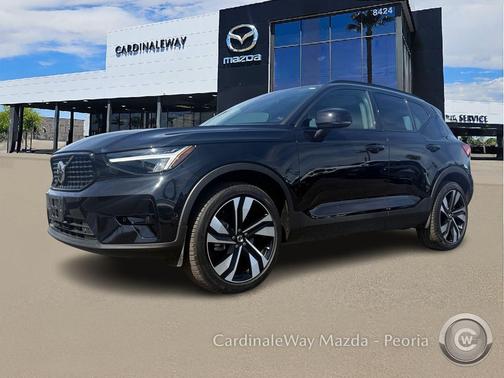 2025 Volvo XC40 B5 Plus Dark Theme