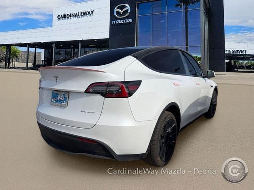 Pearl White Multi-Coat 2022 Tesla Model Y Long Range Dual Motor All-Wheel Drive