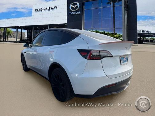 Pearl White Multi-Coat 2022 Tesla Model Y Long Range Dual Motor All-Wheel Drive