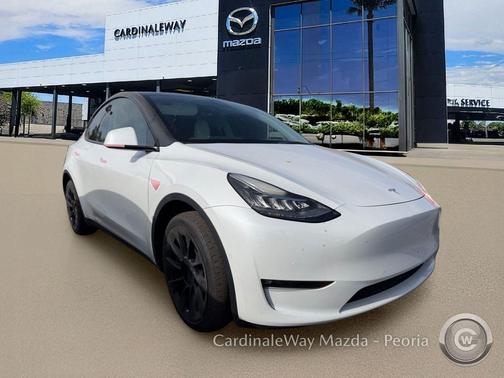Pearl White Multi-Coat 2022 Tesla Model Y Long Range Dual Motor All-Wheel Drive