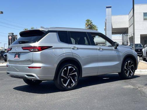 2023 Mitsubishi Outlander PHEV SEL