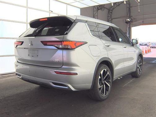 2023 Mitsubishi Outlander PHEV SEL
