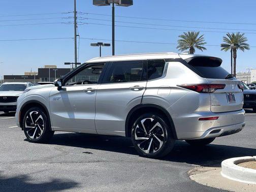 2023 Mitsubishi Outlander PHEV SEL