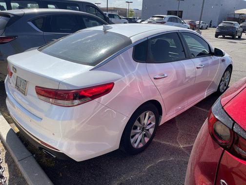 2018 Kia Optima LX