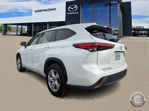 2023 Toyota Highlander LE
