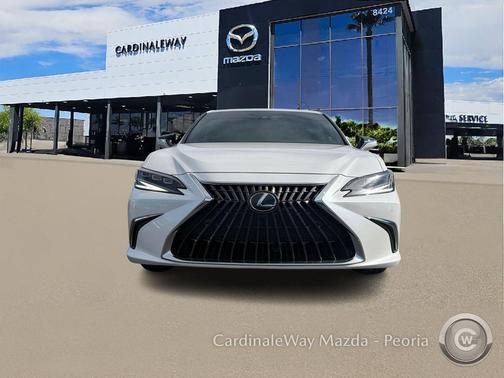 2025 Lexus ES 300h Luxury