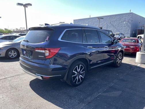 2022 Honda Pilot Touring 8-Passenger