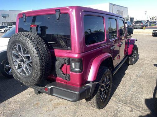 2024 Jeep Wrangler 4-Door Sahara 4x4