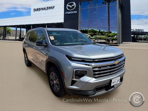 Sterling Gray Metallic 2024 Chevrolet Traverse LT