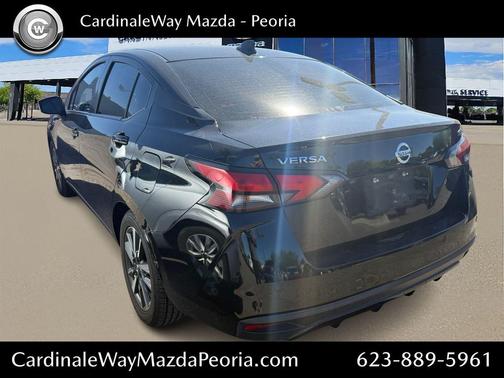 Super Black Metallic 2021 Nissan Versa 1.6 SV