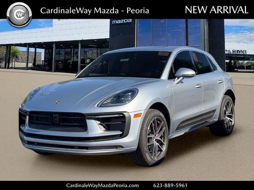 Dolomite Silver Metallic 2025 Porsche Macan Macan