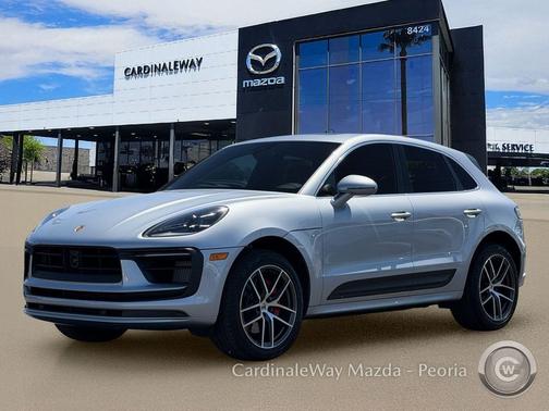 Dolomite Silver Metallic 2025 Porsche Macan Macan