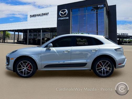 Dolomite Silver Metallic 2025 Porsche Macan Macan