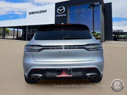 Dolomite Silver Metallic 2025 Porsche Macan Macan