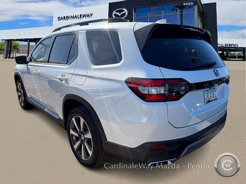 2025 Honda Pilot Touring 8-Passenger