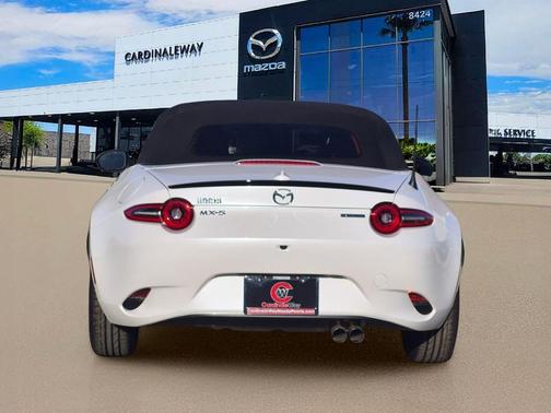 Snowflake White Pearl Mica 2026 Mazda MX-5 Miata Club