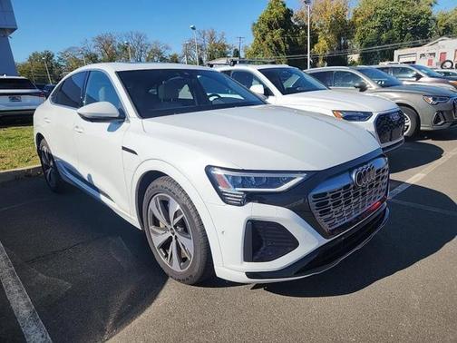 2024 Audi Q8 e-tron Premium Plus