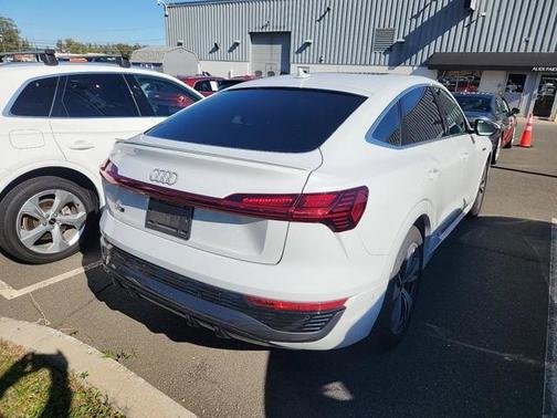 2024 Audi Q8 e-tron Premium Plus