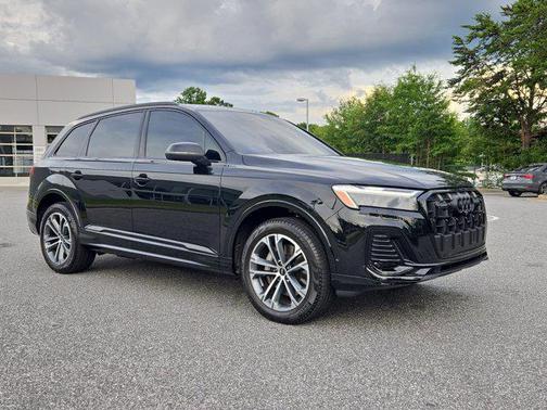 2025 Audi Q7 45 Premium Plus