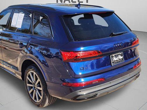 2024 Audi Q7 45 Premium Plus